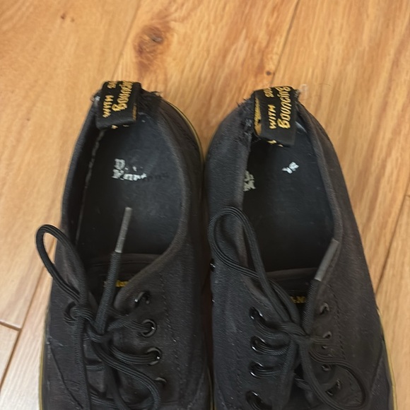 Dr. Martin Sneakers - Picture 2 of 12